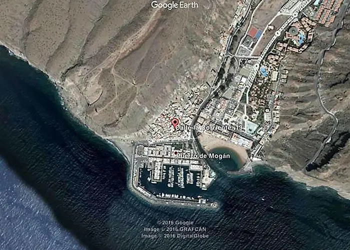 Playa Puerto De Mogan