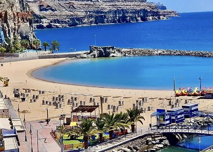Playa Puerto De Mogan