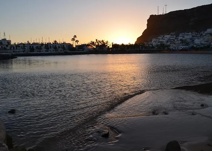 Playa Puerto De Mogan