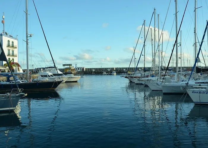 ゲストハウス Playa 2*