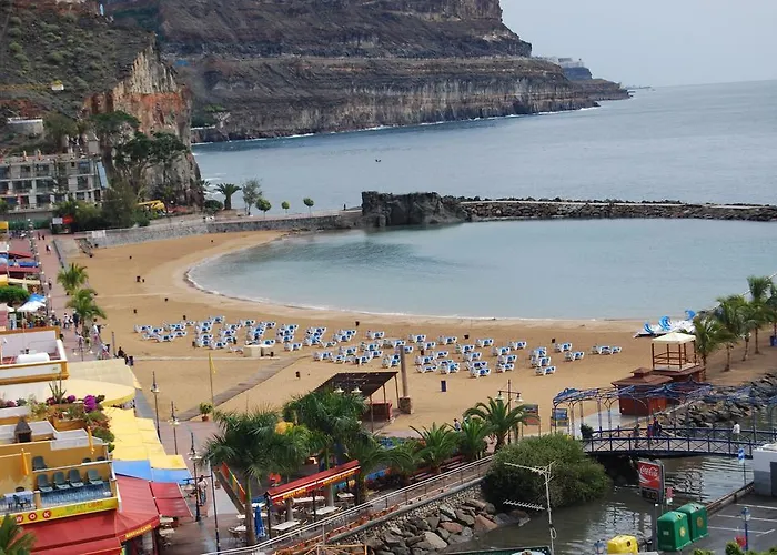 Playa Puerto De Mogan
