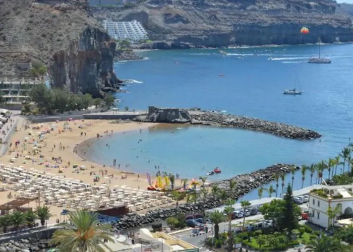 Playa Puerto De Mogan